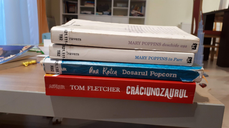 Mary Poppins, Dosarul popcorn, Crăciunozaurul